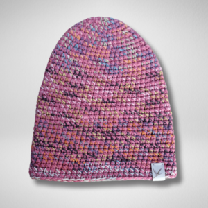 Szydełkowana czapka dla dziecka różowa z kolorowym splotem