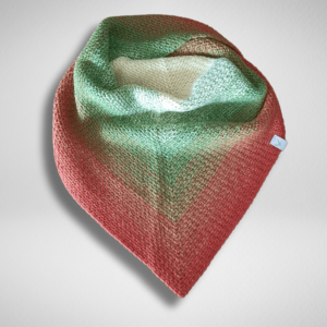 Szydełkowana chusta czerwono-zielona